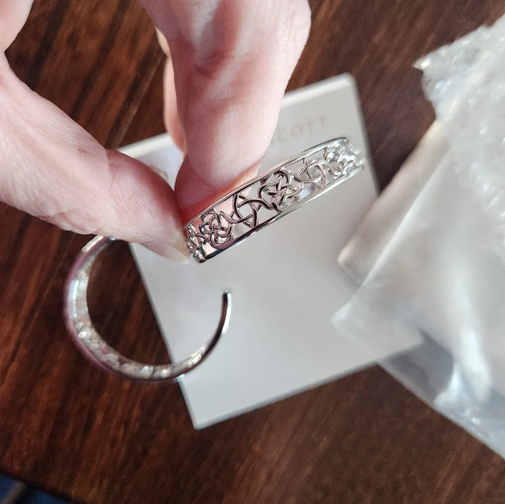 Kendra Scott Silver Kelly Hoop Earrings - Picture 5 of 5
